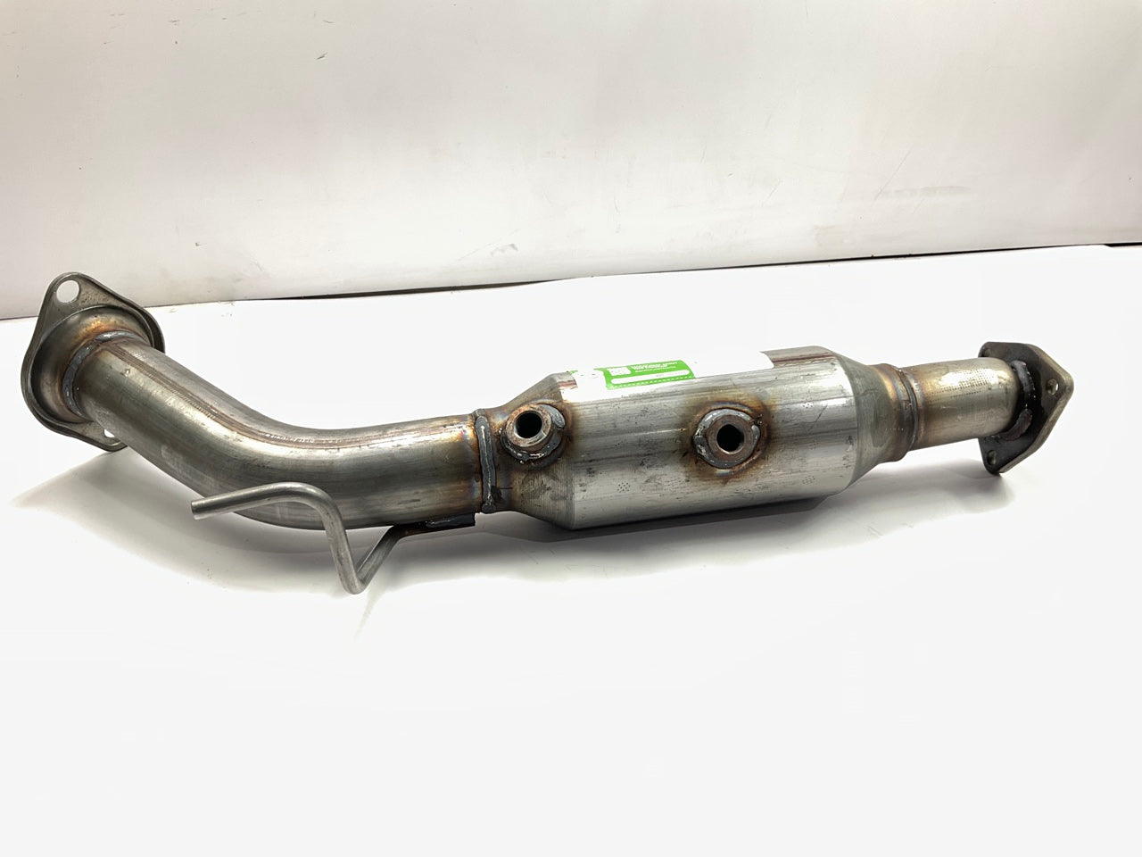 Magnaflow 24177 Direct-Fit Catalytic Converter 02-06 Acura RSX, 02-05 Civic 2.0L