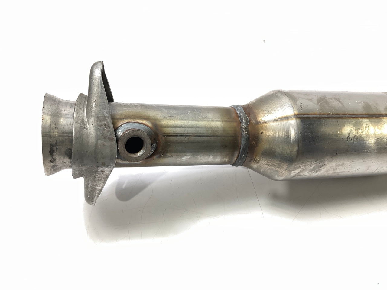 Magnaflow 24308 RIGHT Direct-fit Catalytic Converter - 05-07 Ford E150 E250 4.6L