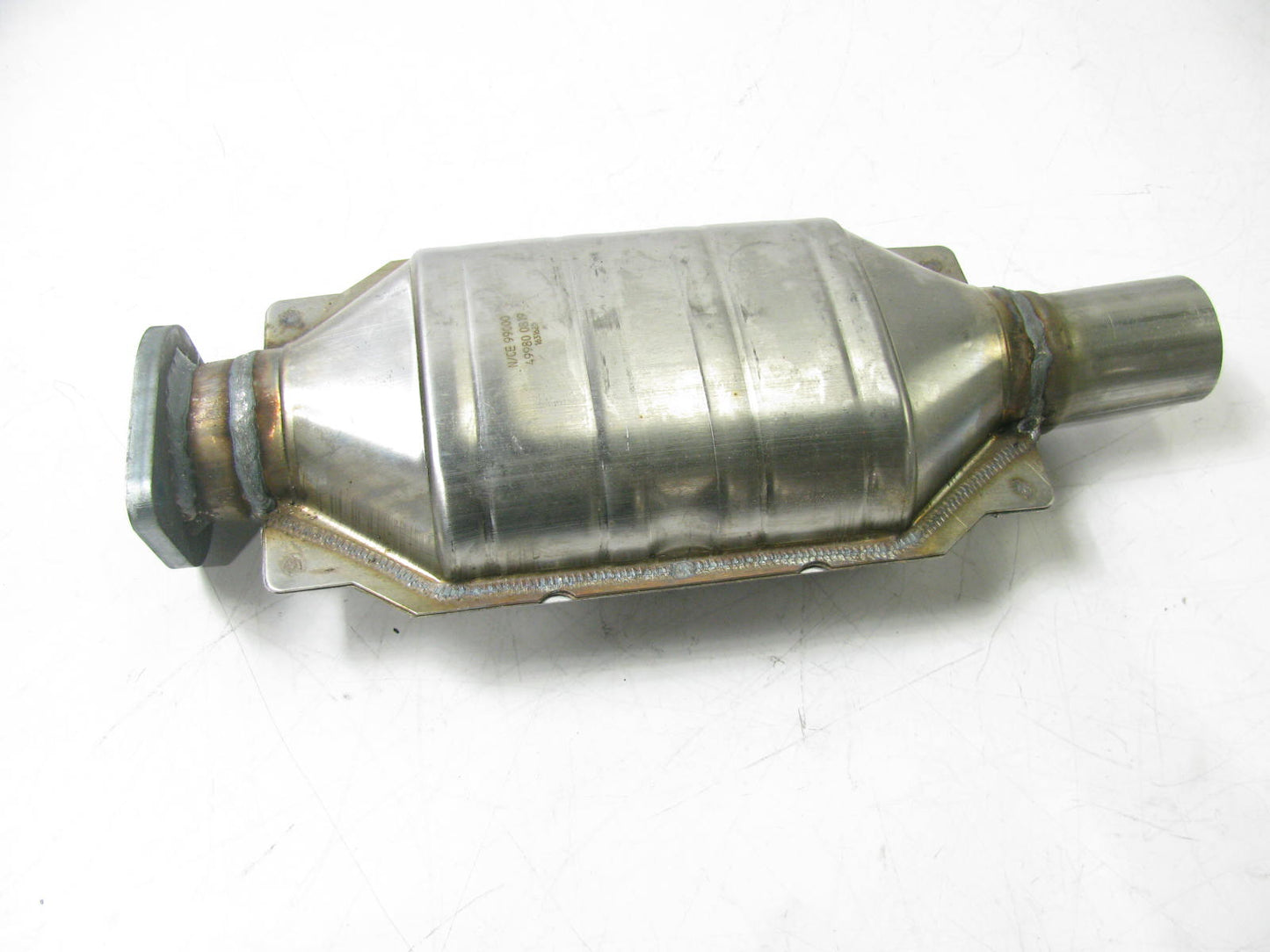 Magnaflow 24311 Direct-Fit Catalytic Converter 05-07 Ford Five Hundred Freestyle
