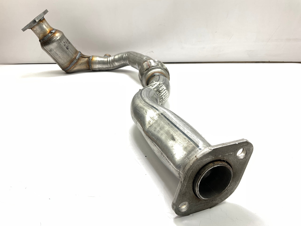 Magnaflow 24323 Direct-Fit FRONT Catalytic Converter For 2002-03 Saturn Vue 3.0L