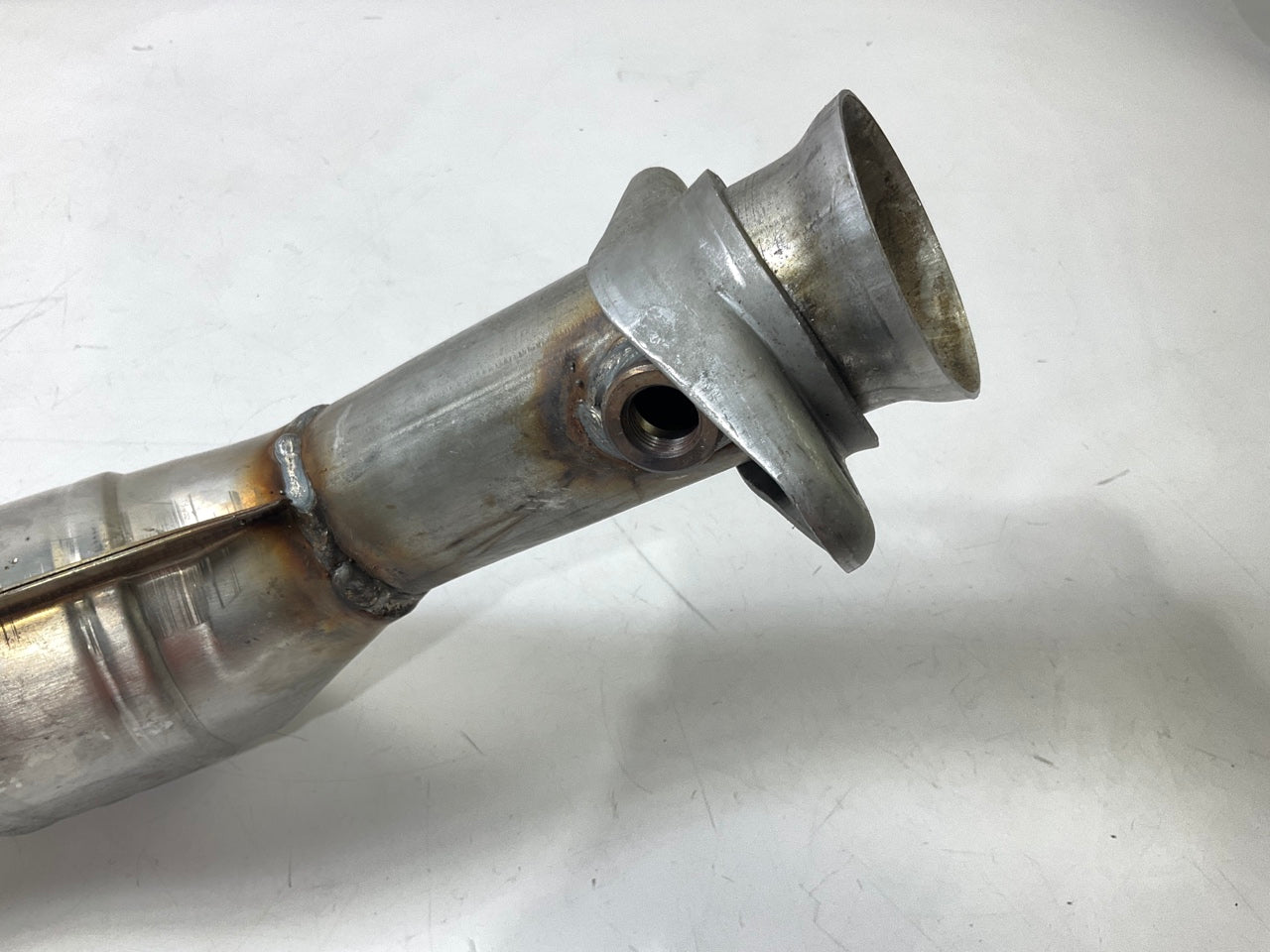 Magnaflow 24441 Direct-Fit RIGHT Catalytic Converter - 03-04 Expedition 4.6L V8