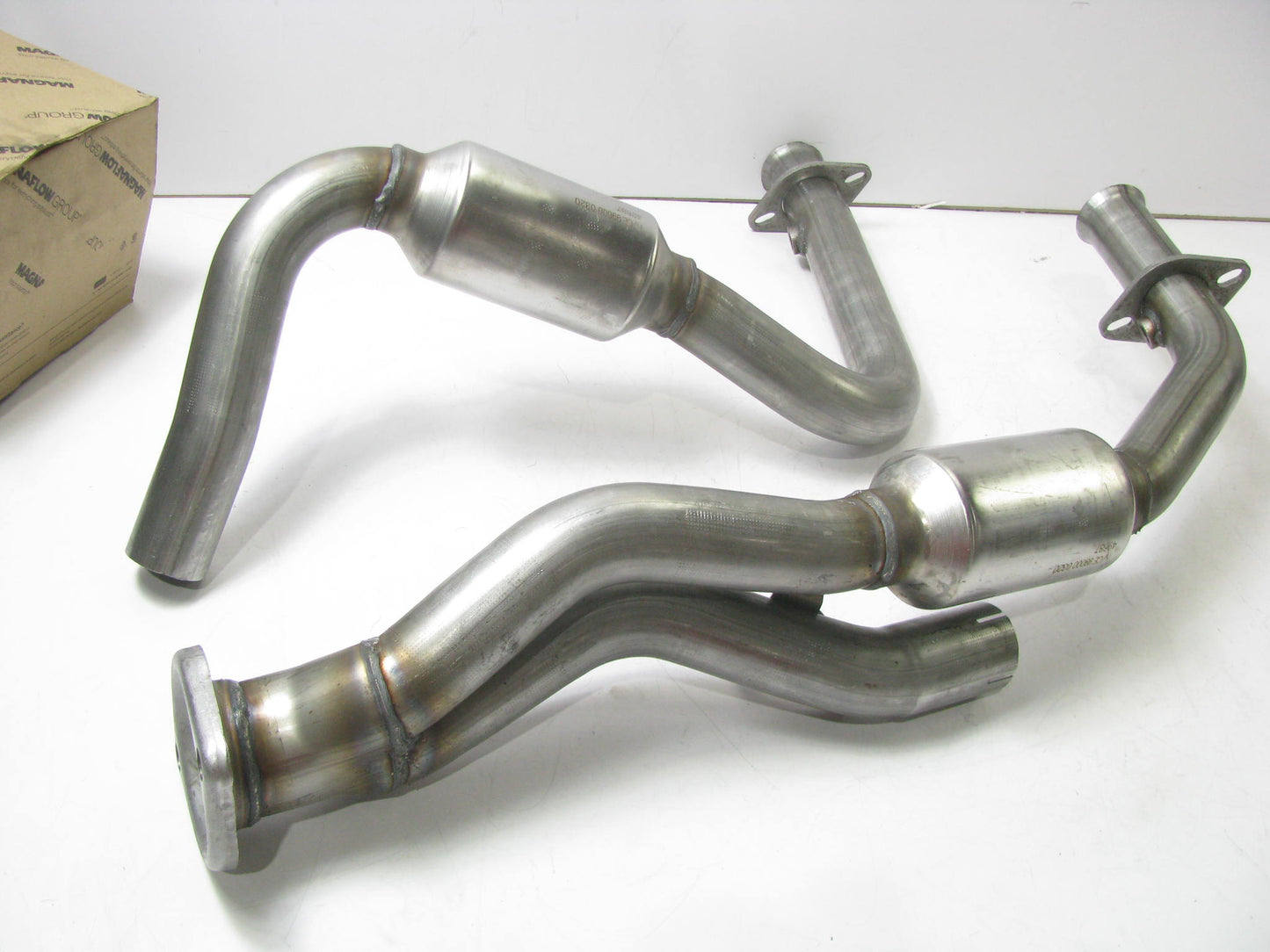 Magnaflow 24473 Direct-Fit Catalytic Converter For 05-06 Grand Cherokee 3.7L V6