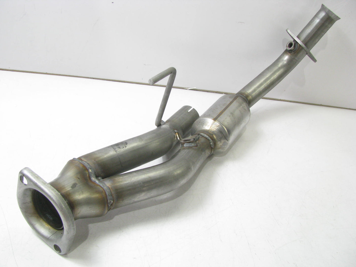 Magnaflow 24473 Direct-Fit Catalytic Converter For 05-06 Grand Cherokee 3.7L V6