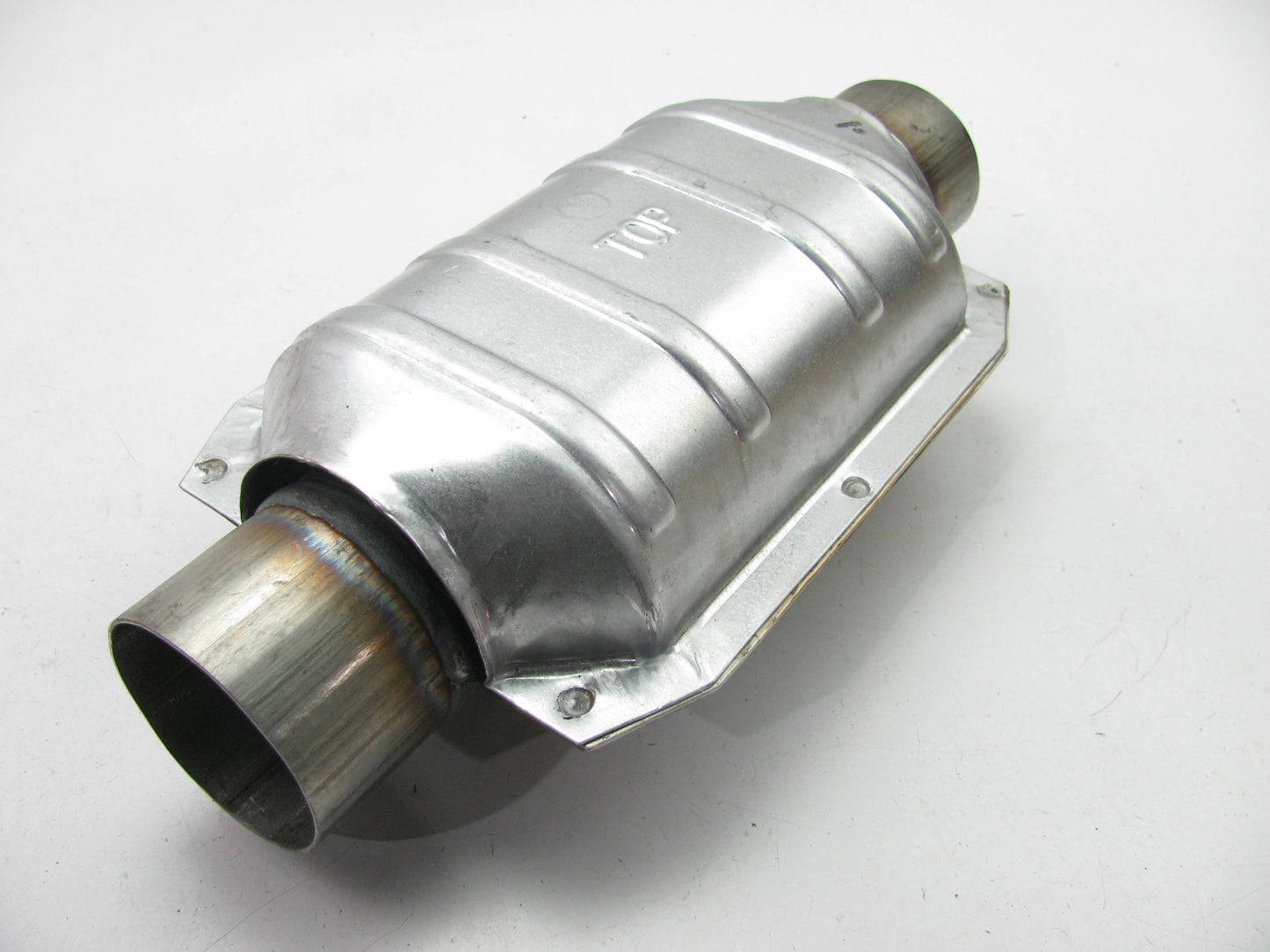 Magnaflow 444006 Universal Catalytic Converter - 2.5'' California CARB Compliant