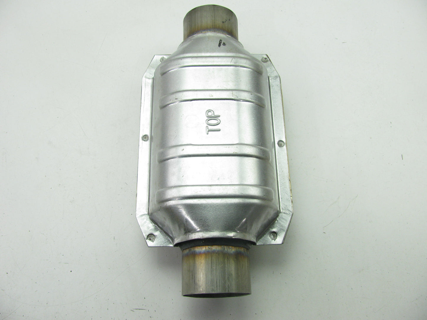 Magnaflow 444006 Universal Catalytic Converter - 2.5'' California CARB Compliant