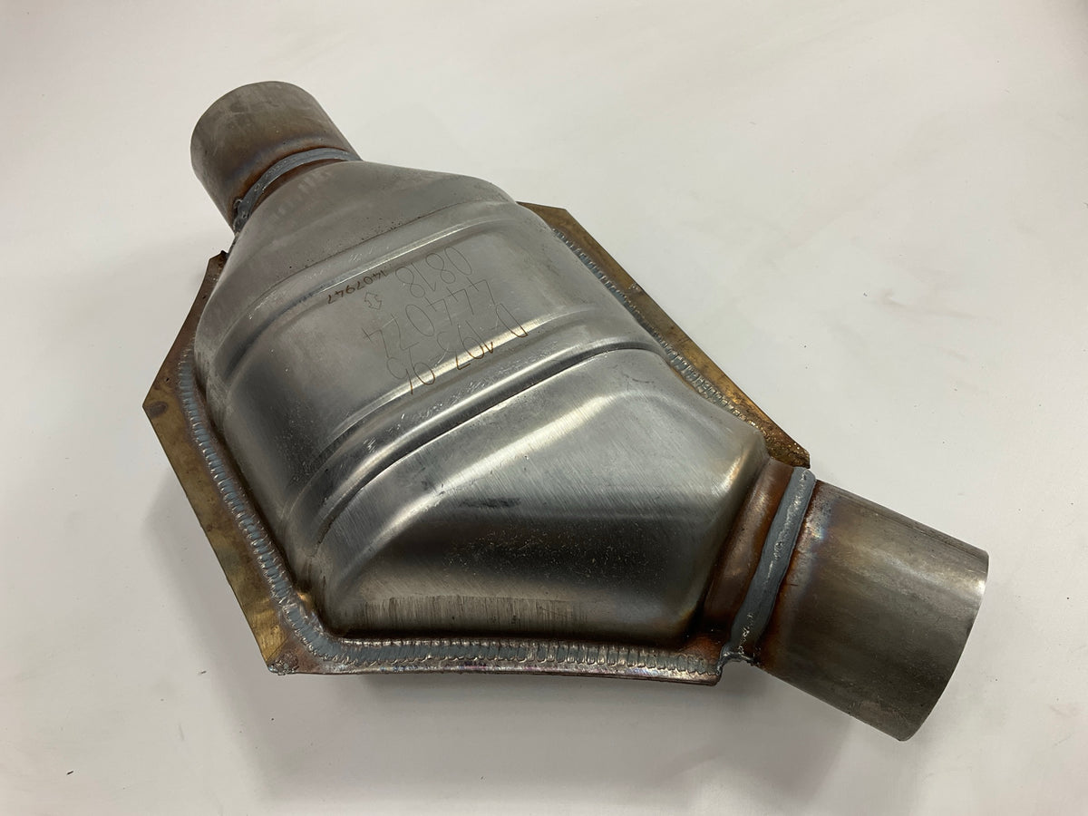 Magnaflow 444074 Catalytic Converter CARB (California) Approved, 2'' Outlet Inlet