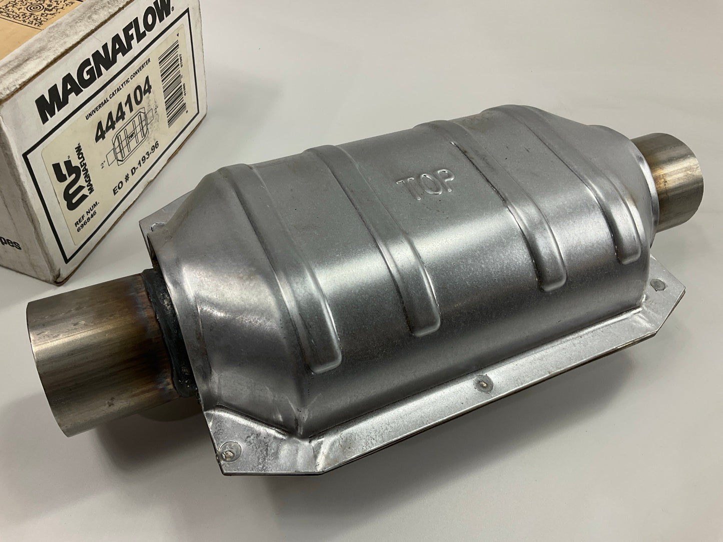 Magnaflow 444104 Catalytic Converter 2'' Inlet, 2'' Outlet, Universal, CARB (CALI)