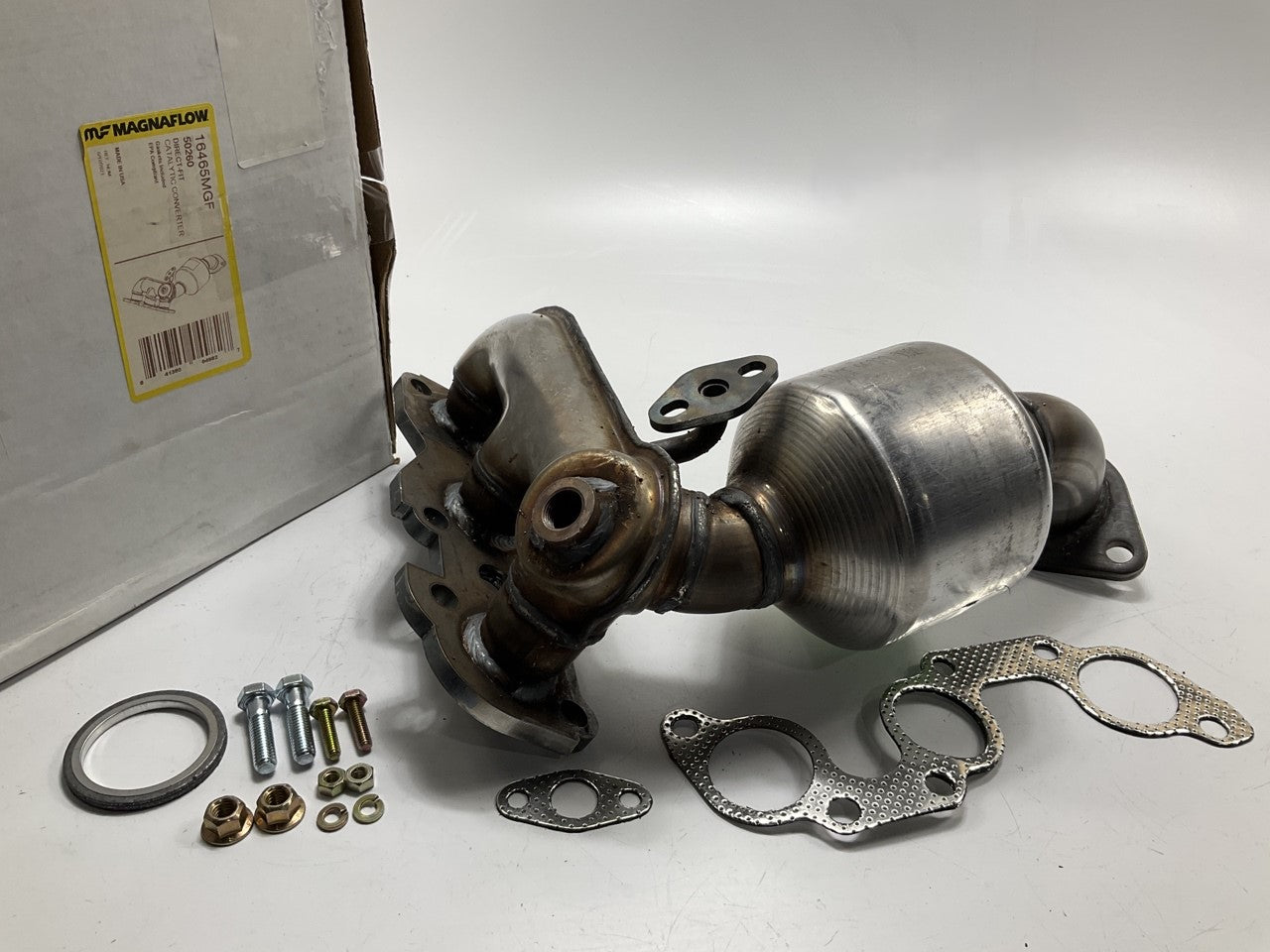 Magnaflow 50260 REAR Direct Fit Catalytic Converter & Manifold - 02-06 Camry V6