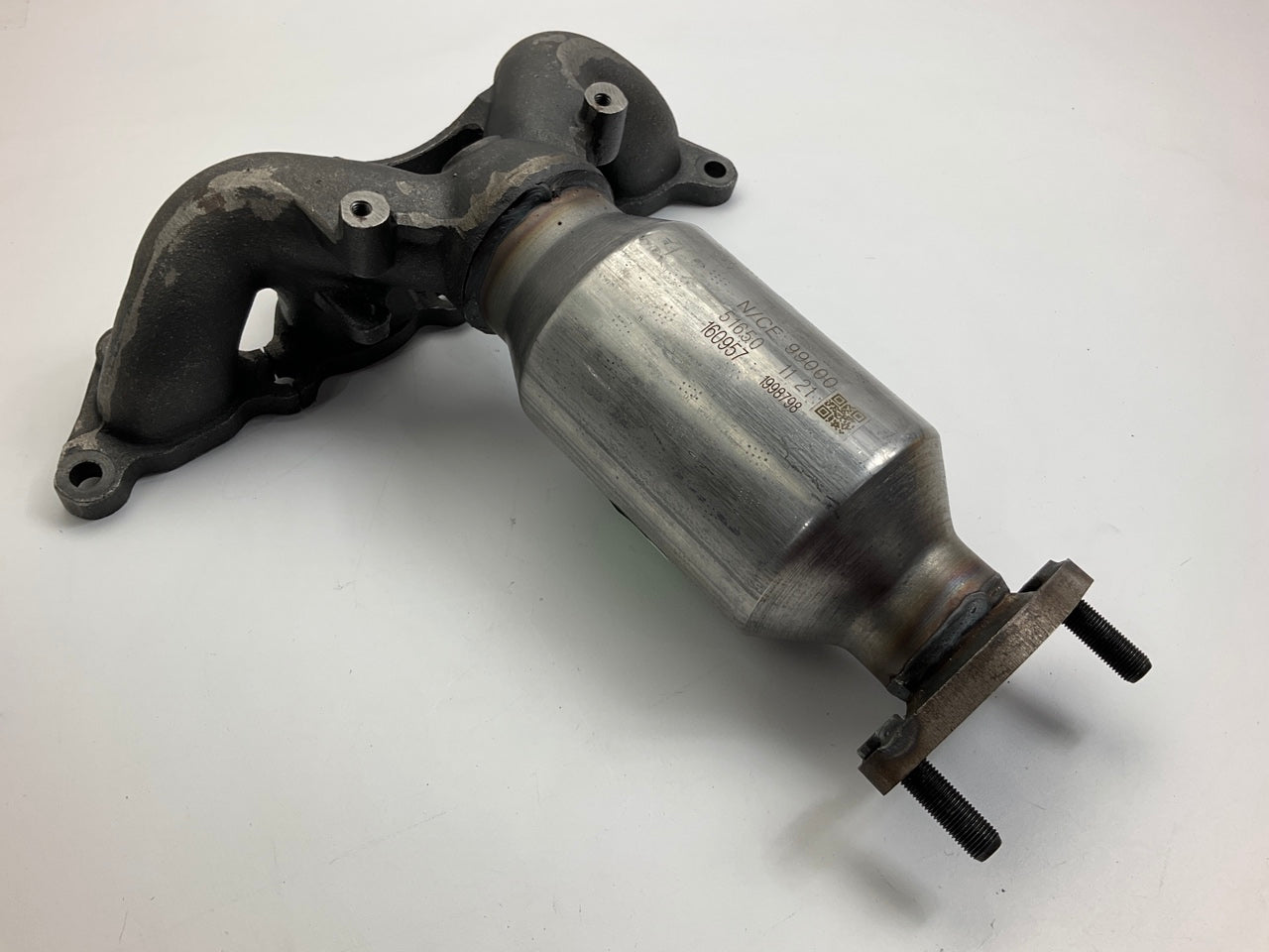 Magnaflow 50330 Catalytic Converter W/ Integrated Exhaust Manifold - EPA