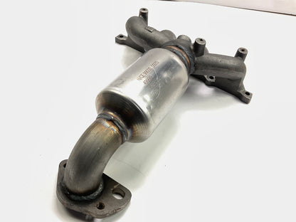 Magnaflow 50350 Direct Fit EPA Compliant Catalytic Converter & Exhaust Manifold