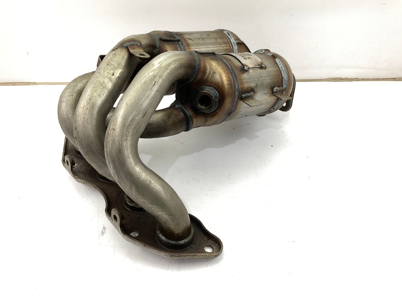 Magnaflow 50715 Direct Fit EPA Compliant Catalytic Converter & Exhaust Manifold