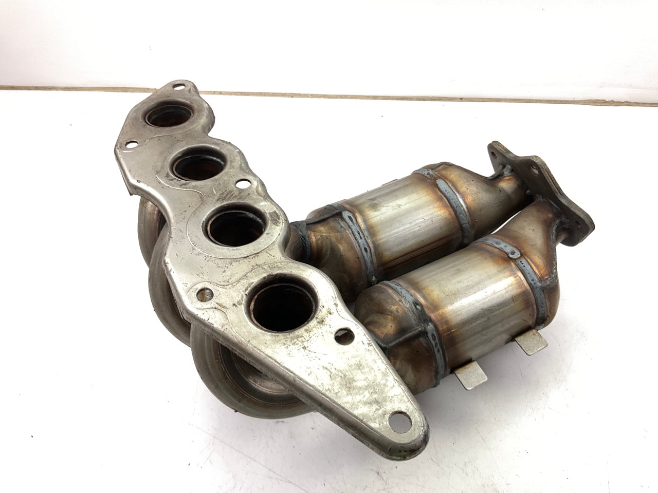 Magnaflow 50715 Direct Fit EPA Compliant Catalytic Converter & Exhaust Manifold