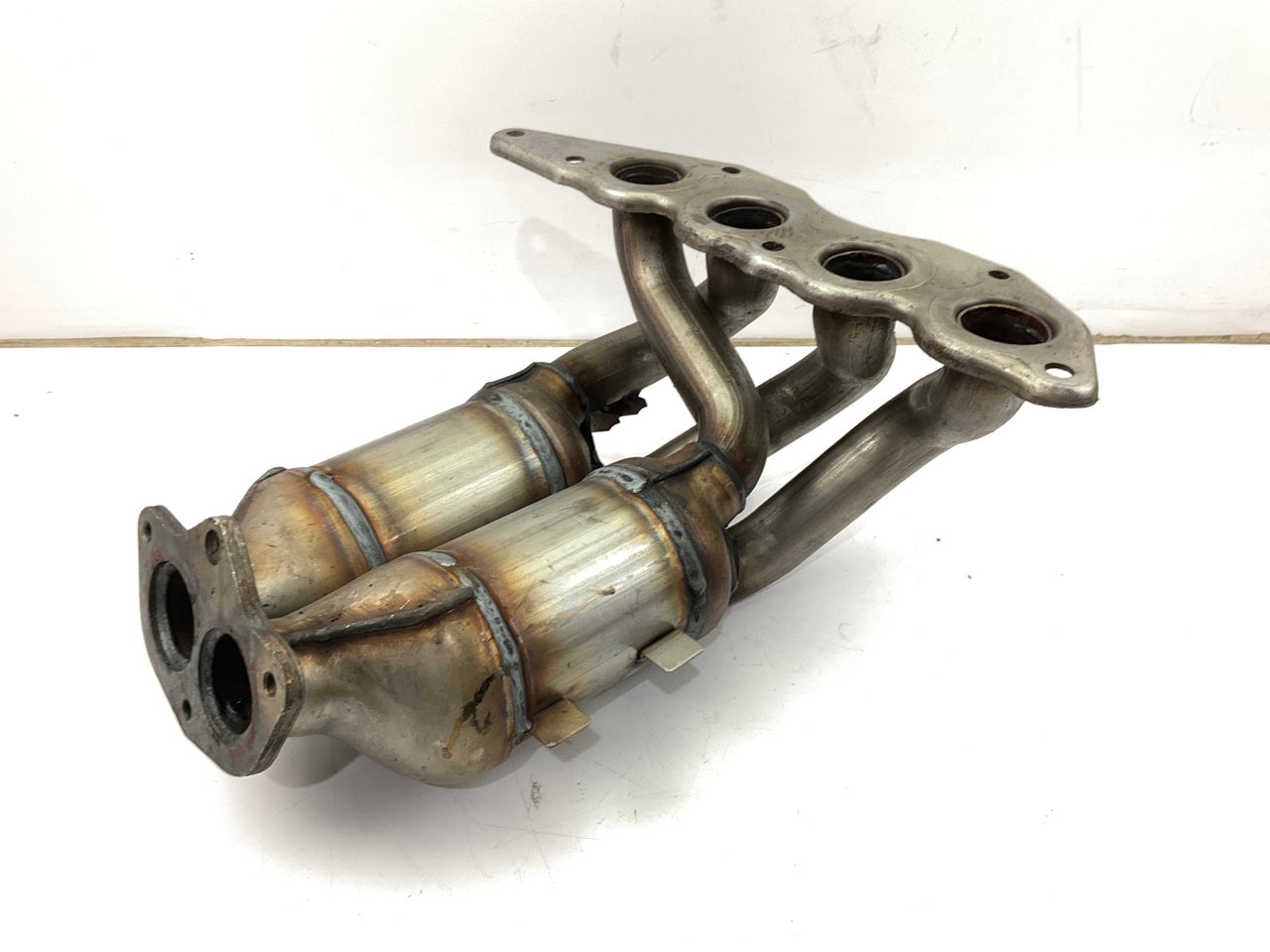 Magnaflow 50715 Direct Fit EPA Compliant Catalytic Converter & Exhaust Manifold
