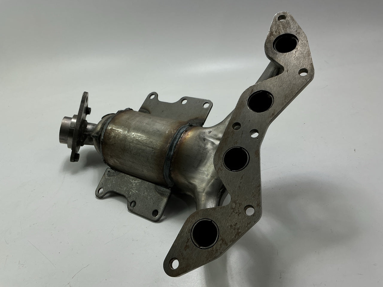 W/O GASKET Magnaflow Direct Fit Catalytic Converter & Manifold 01-05 Civic 1.7L