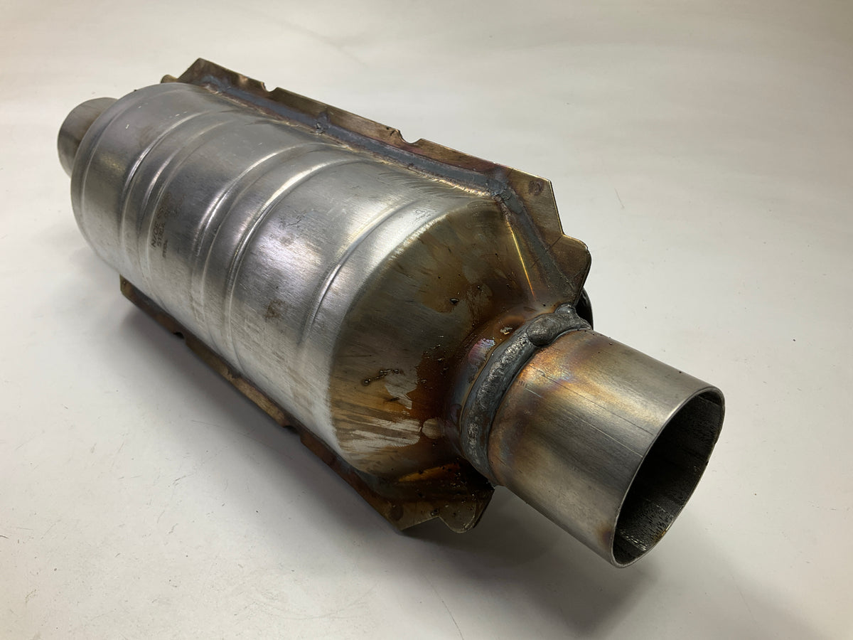 Magnaflow 51304 Universal OBDII Catalytic Converter, 2'' Inlet & Outlet, 15'' Long