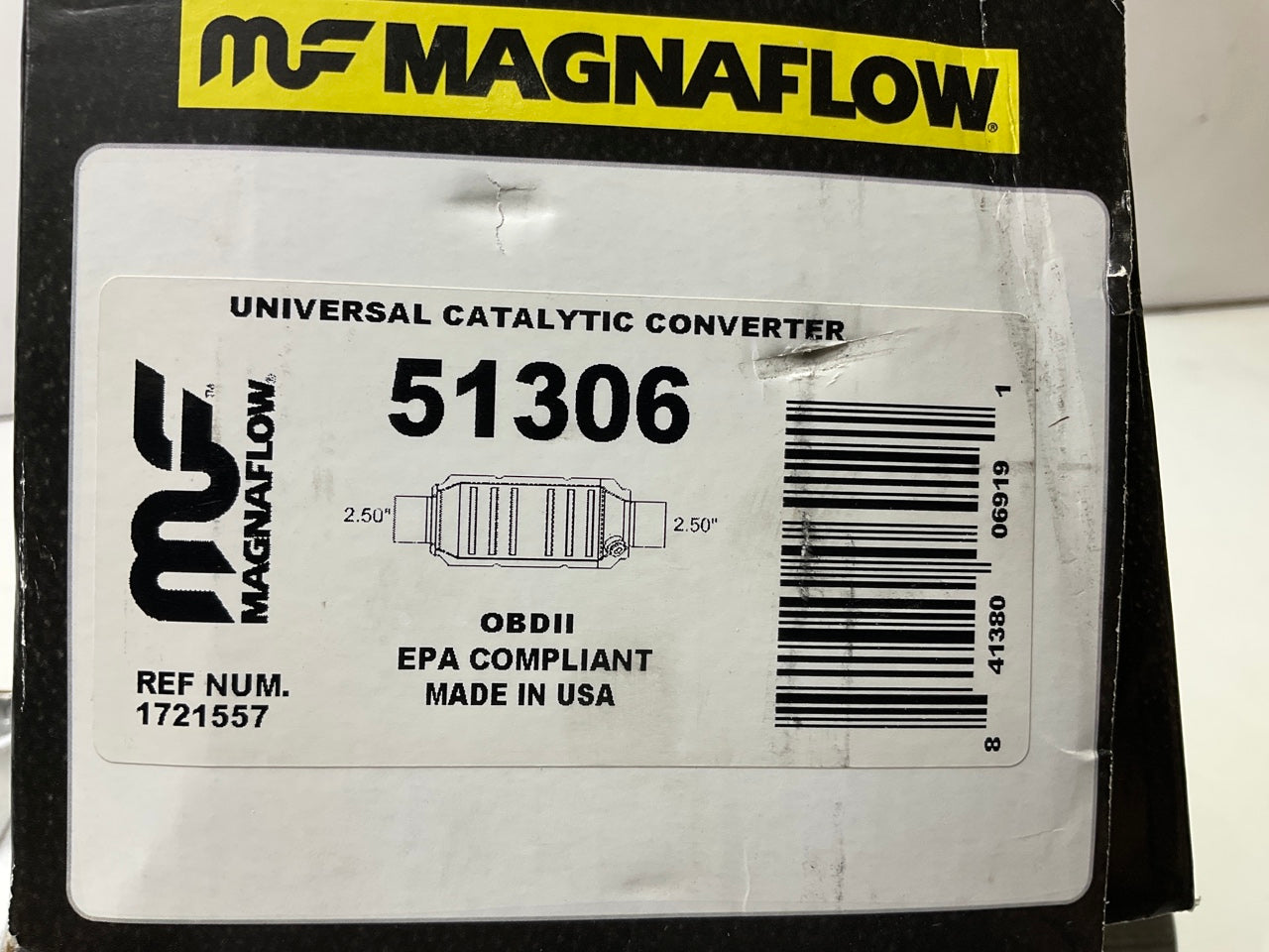 Magnaflow 51306 UNIVERSAL EPA Compliant Catalytic Converter, 2-1/2'' In Out 15'' L