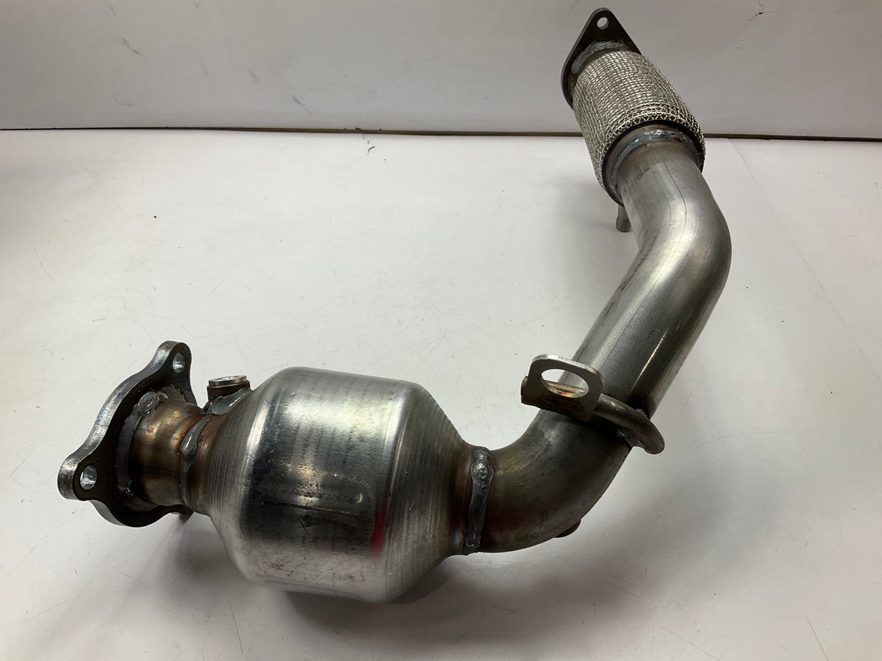 Magnaflow 52186 Direct Fit EPA Compliant FRONT Catalytic Converter
