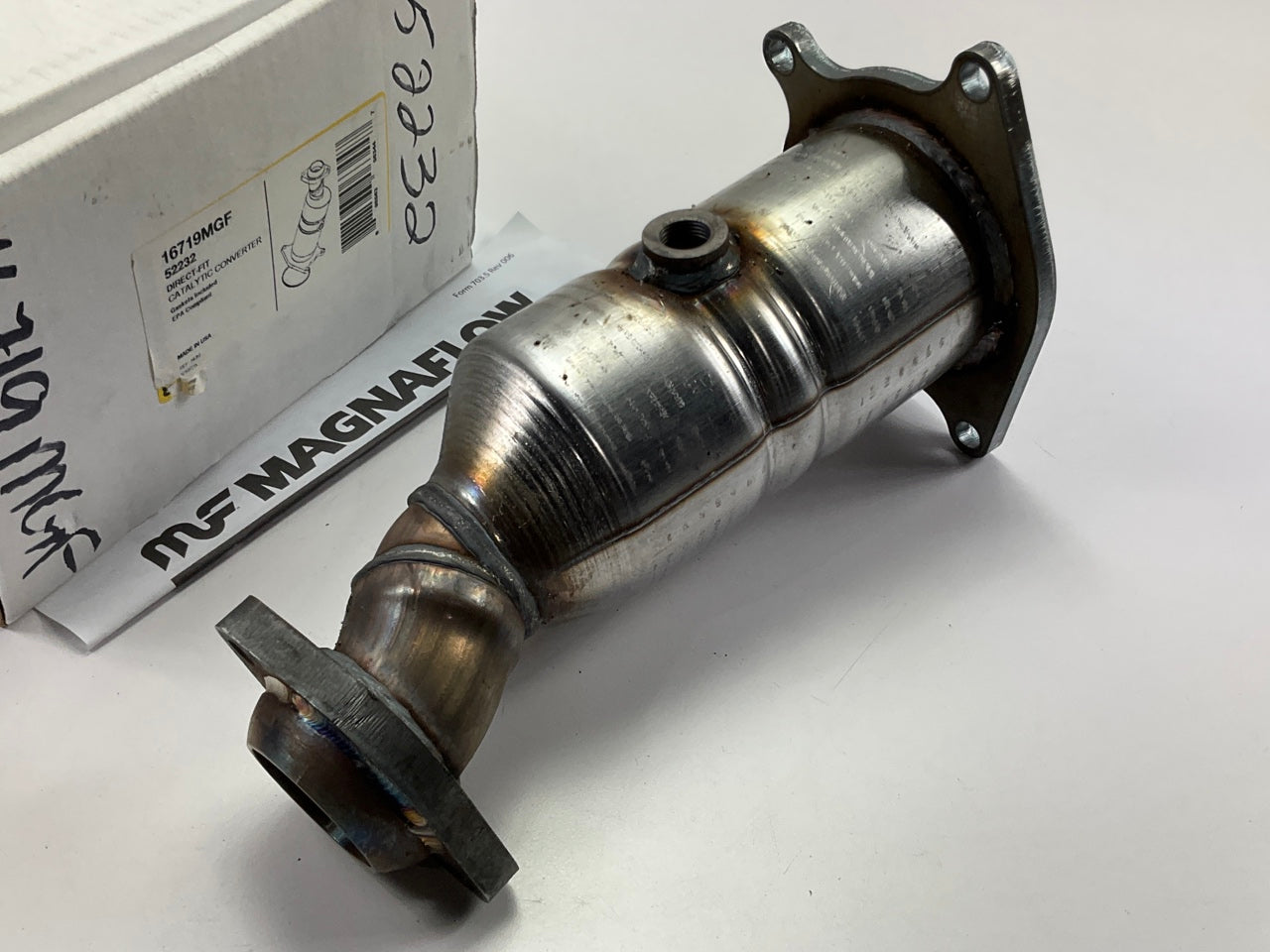 Magnaflow 52232 Direct Fit EPA Compliant Catalytic Converter