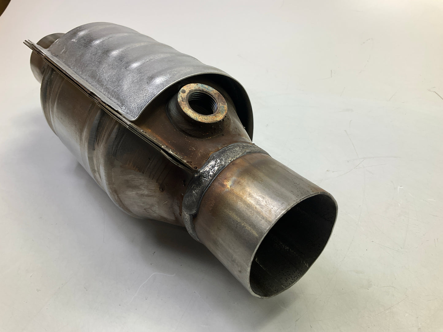 MagnaFlow 53035 Universal Catalytic Converter 2-1/4'' Inlet & Outlet OBDI (OBD1)