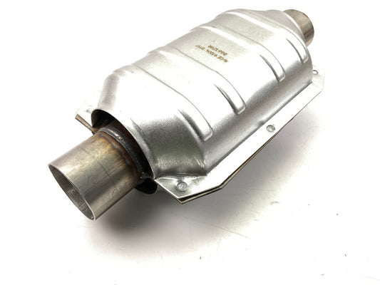 Magnaflow 91004 Universal EPA Compliant Catalytic Converter 2'' Inlet / Outlet