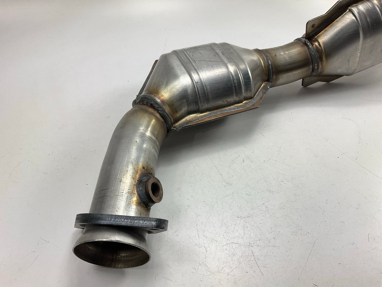 Magnaflow 93628 Left Catalytic Converter For 2001-2004 Ford F-150 4.6L V8