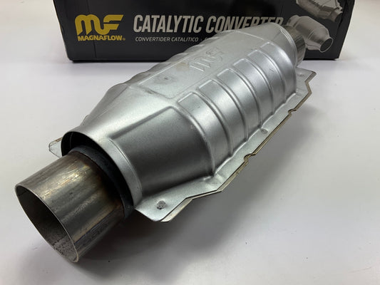 Magnaflow 94006 Universal EPA Compliant Catalytic Converter 2.5'' Inlet / Outlet