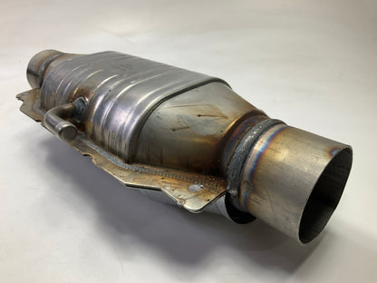 Magnaflow 94016 Catalytic Converter,  Universal, Pre-OBDII, 2.5'' Inlet & Outlet