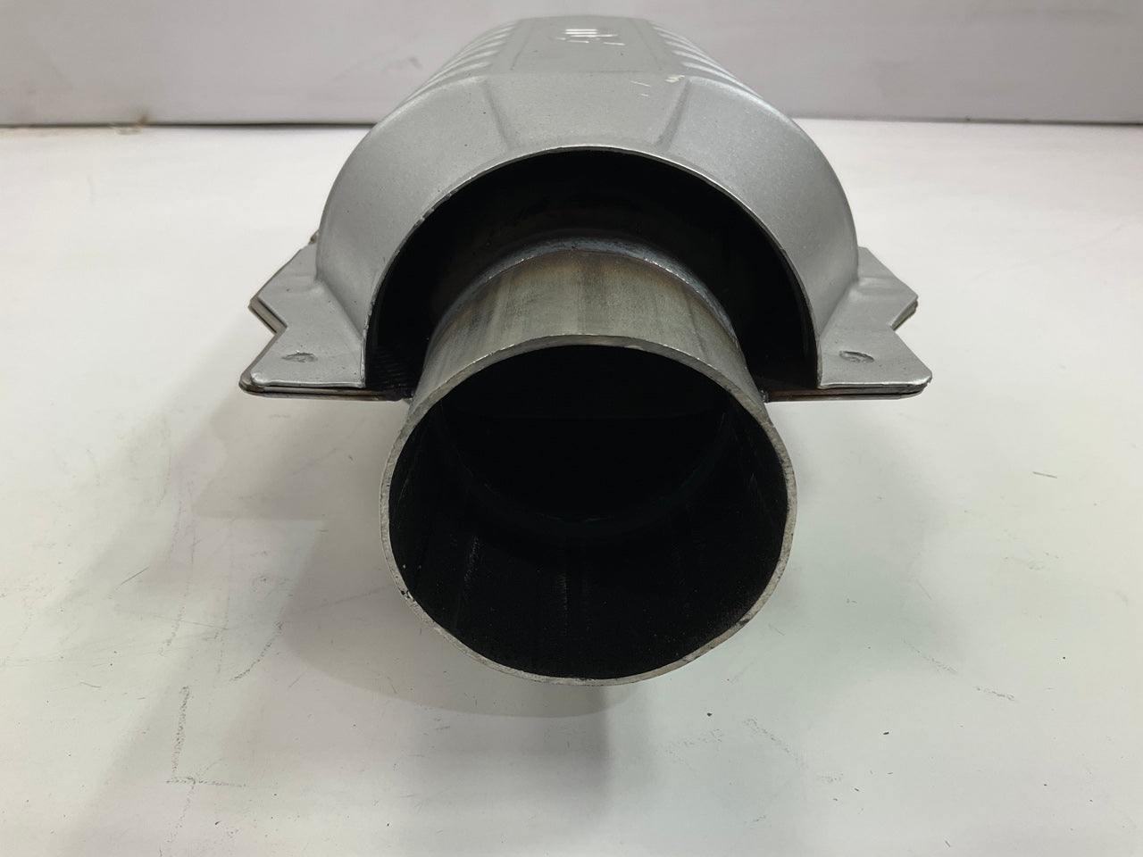 Magnaflow 99005HM Universal EPA Compliant Catalytic Converter 2.25'' Inlet/Outlet