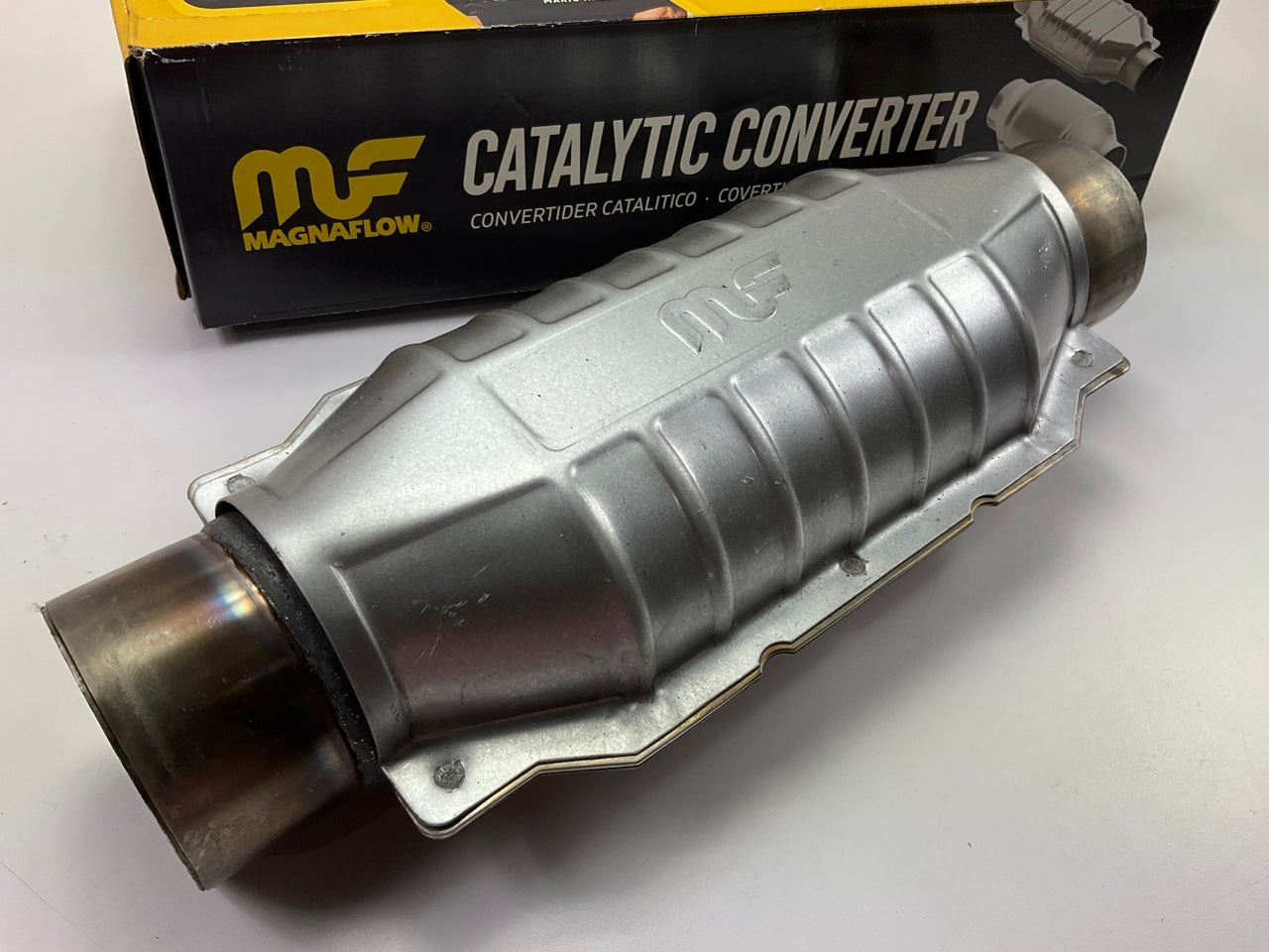 Magnaflow 99009HM Universal EPA Compliant Catalytic Converter 3.00'' Inlet/Outlet