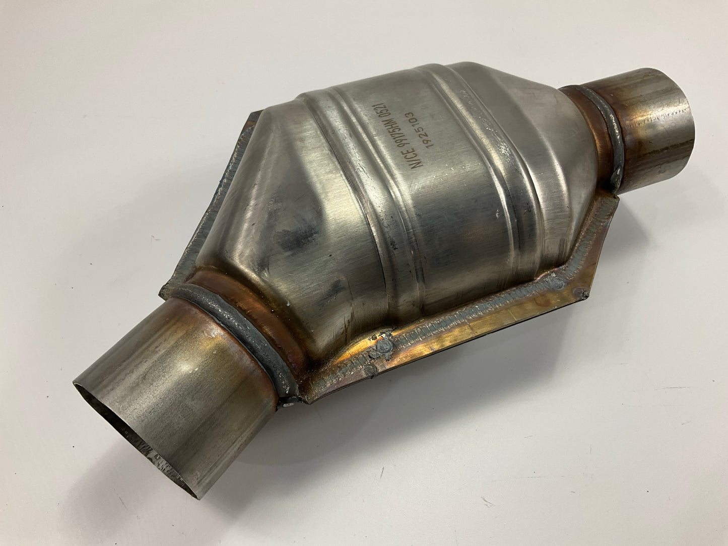 Magnaflow 99175HM Catalytic Converter, 2-1/4'' Offset Inlet, 2-1/4'' Center Outlet