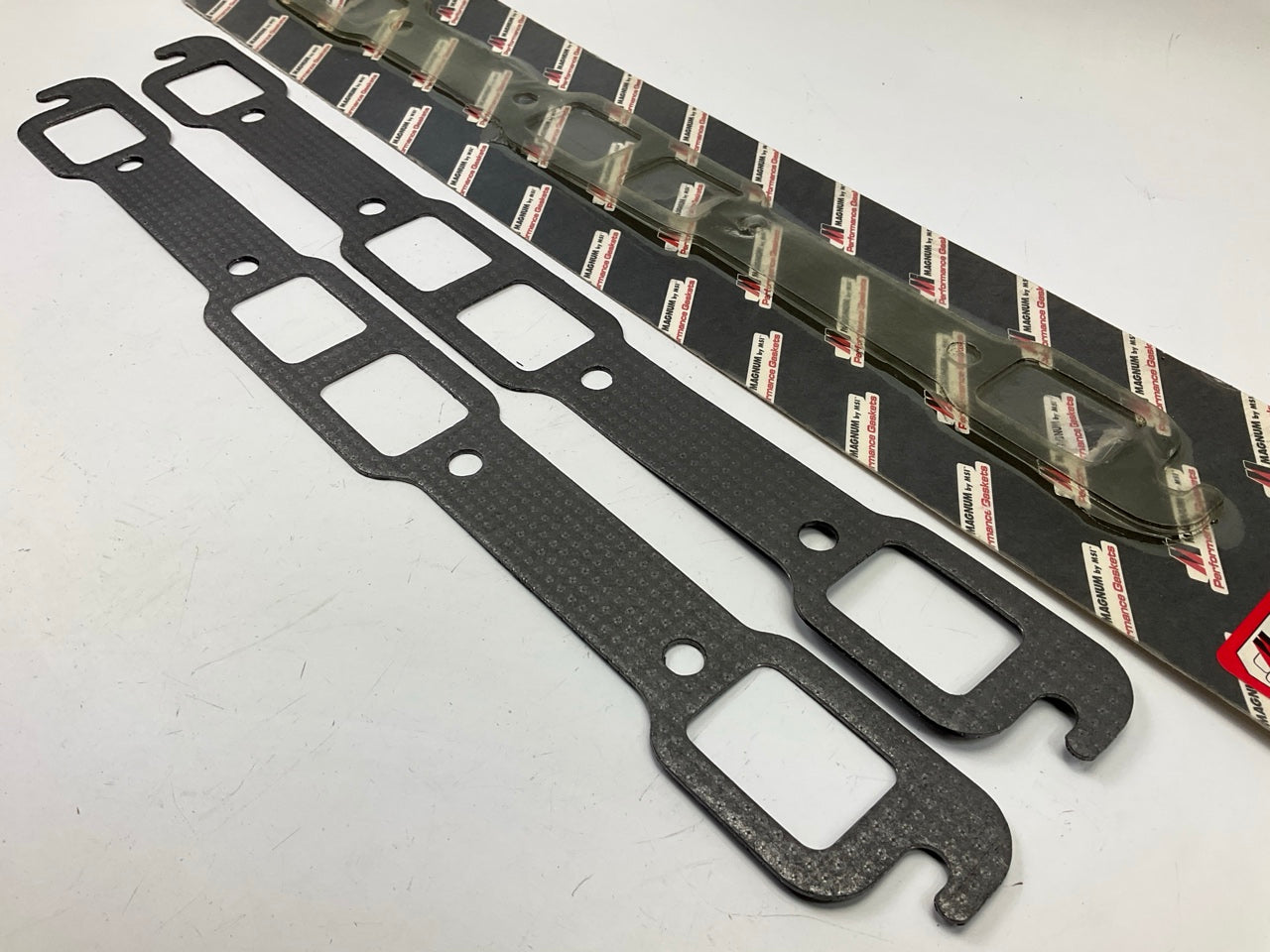 Magnum MS82001 Exhaust Header Gaskets For Chrysler V8 Big Block 1.84'' X 1.33''