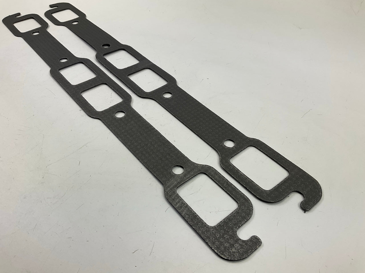 Magnum MS82001 Exhaust Header Gaskets For Chrysler V8 Big Block 1.84'' X 1.33''