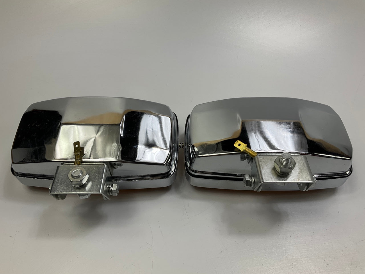 Make Waves 21200 Amber Fog Light Kit, Triple Chrome Plated, 6''x3-1/2''