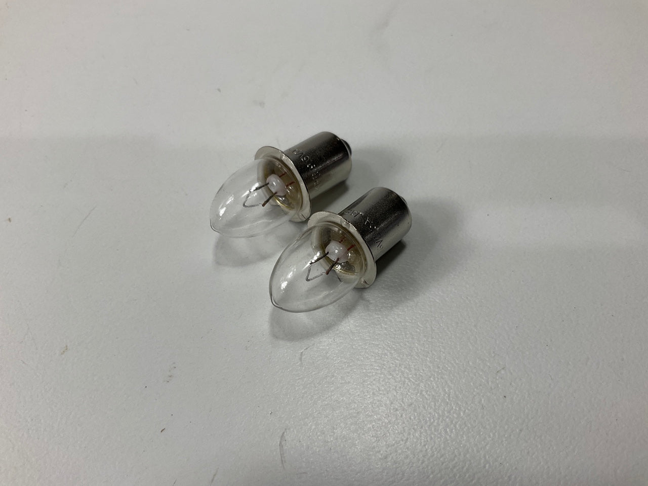 Makita 192546-1 Replacement Rechargeable Flashlight Bulbs, 2 / Pack