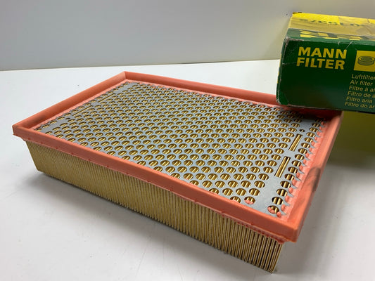 Mann C30153/2 Engine Air Filter For 2007-2008 BMW Alpina B7