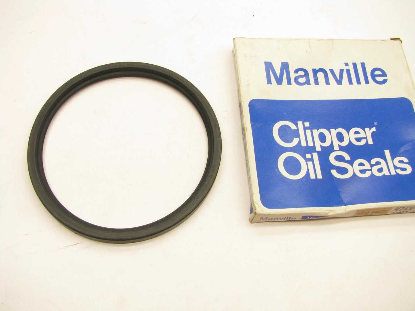 Manville 0550-04825 Wheel Seal - 6.257'' OD X 5.500'' ID X 0.500'' Wide  476842