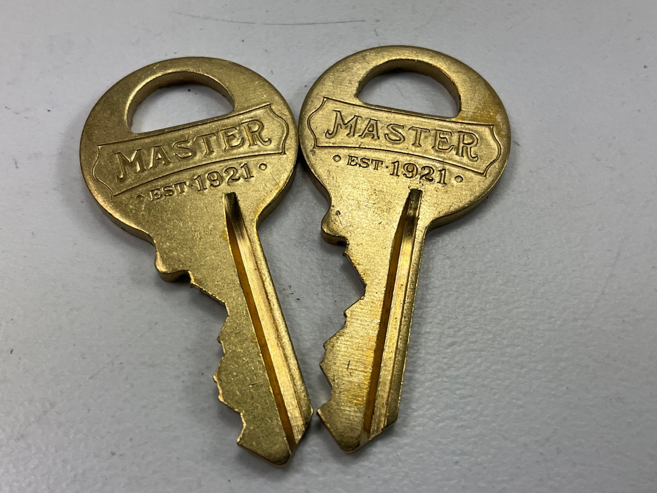 Master Lock 1DLJ Laminated Steel Long Shackle 2.5'' Padlock- 2 Keys