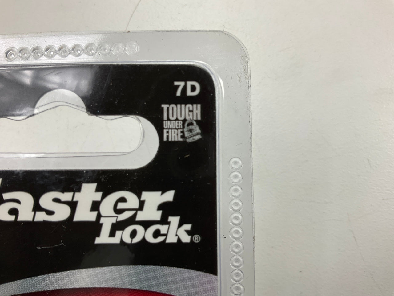 Master Lock 7D 1-1/8in (29mm) Wide Laminated Steel Pin Tumbler Padlock