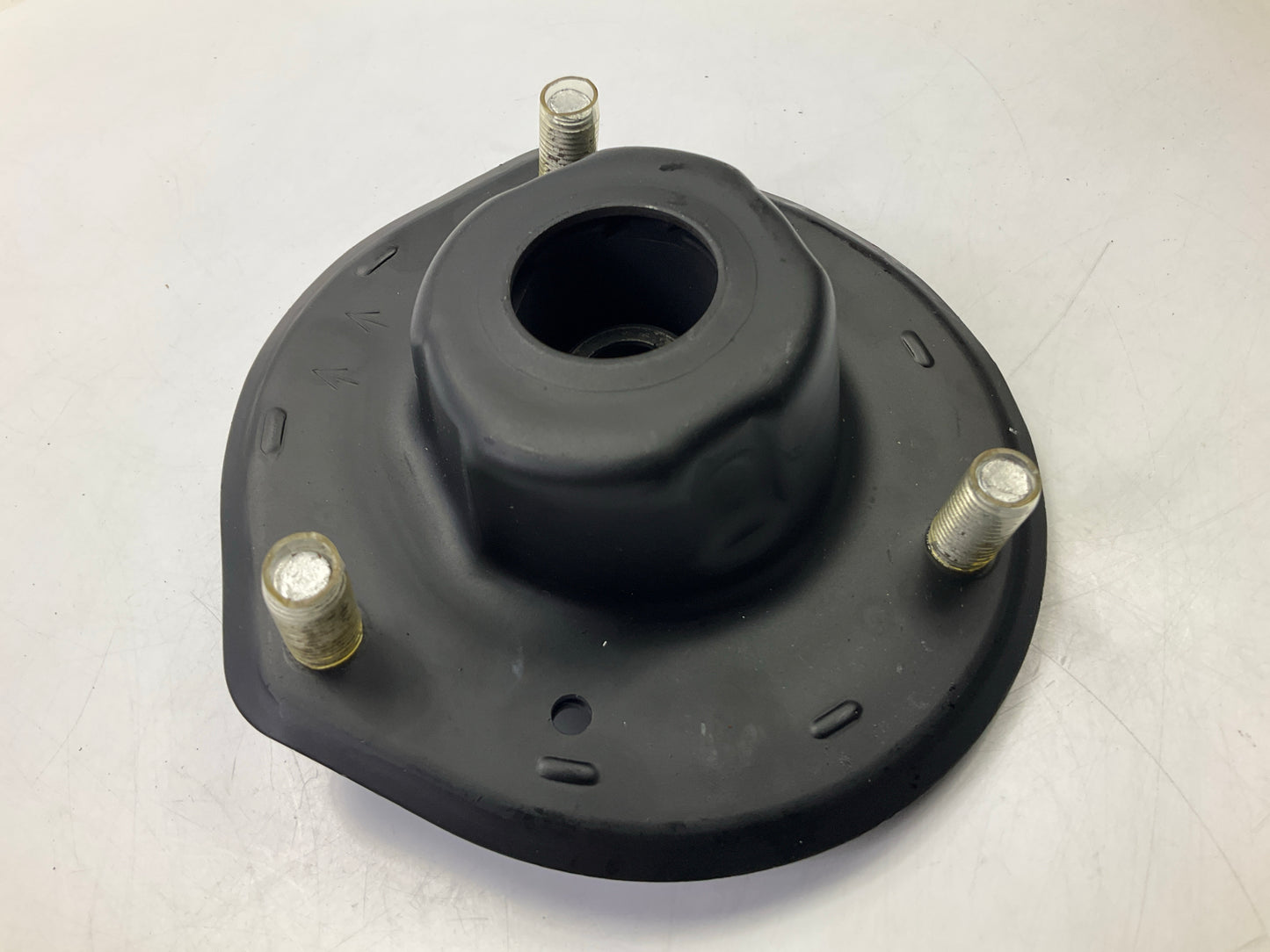 Master Pro FM1185 Front Right Strut Mount For 98-03 Toyota Sienna, 99-03 Solara