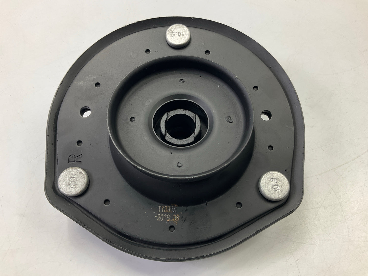 Master Pro FM1185 Front Right Strut Mount For 98-03 Toyota Sienna, 99-03 Solara