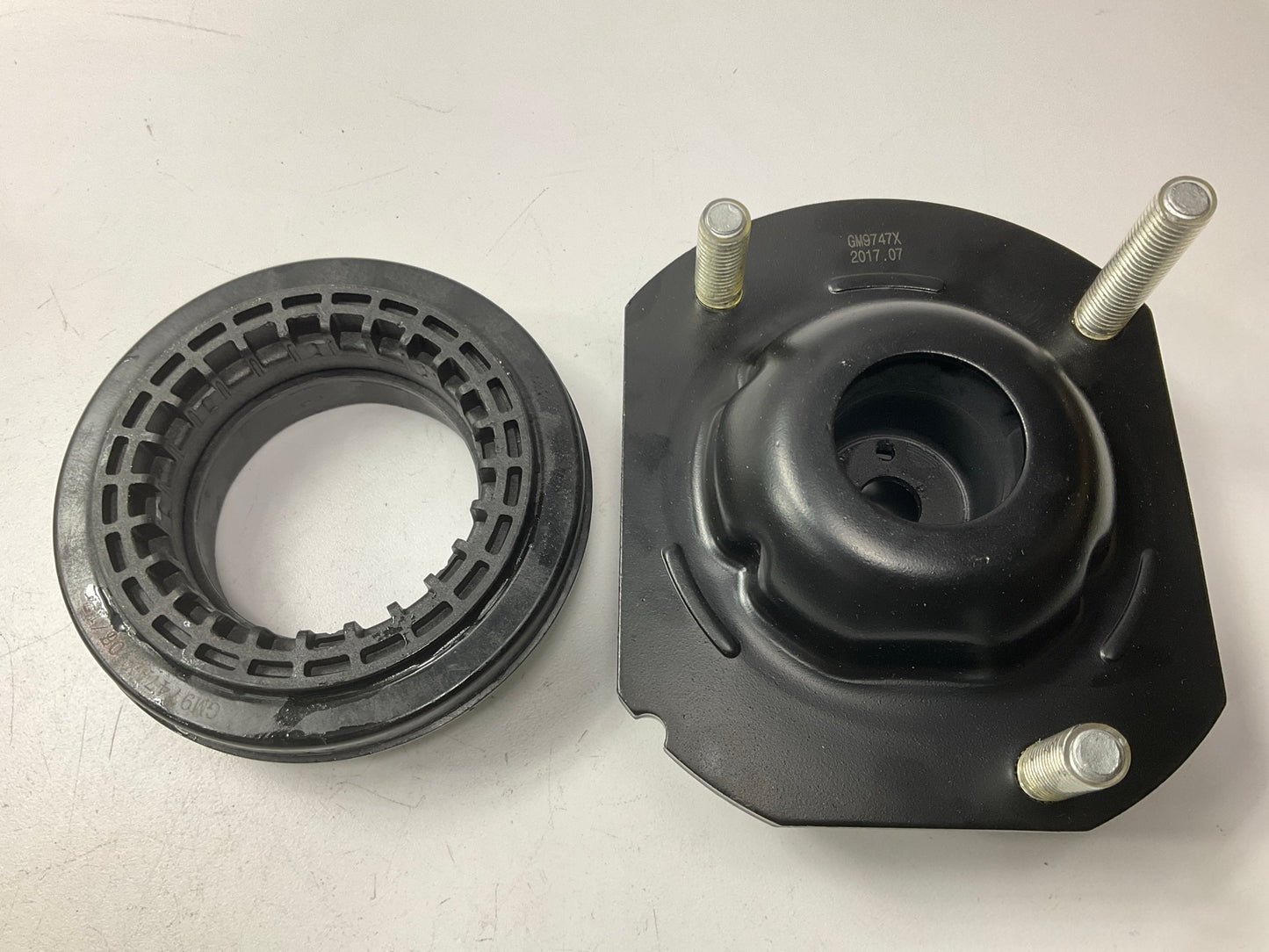 Master Pro FM1886 Front Strut Mount - 2008-2016 Buick Enclave, 06-16 Traverse