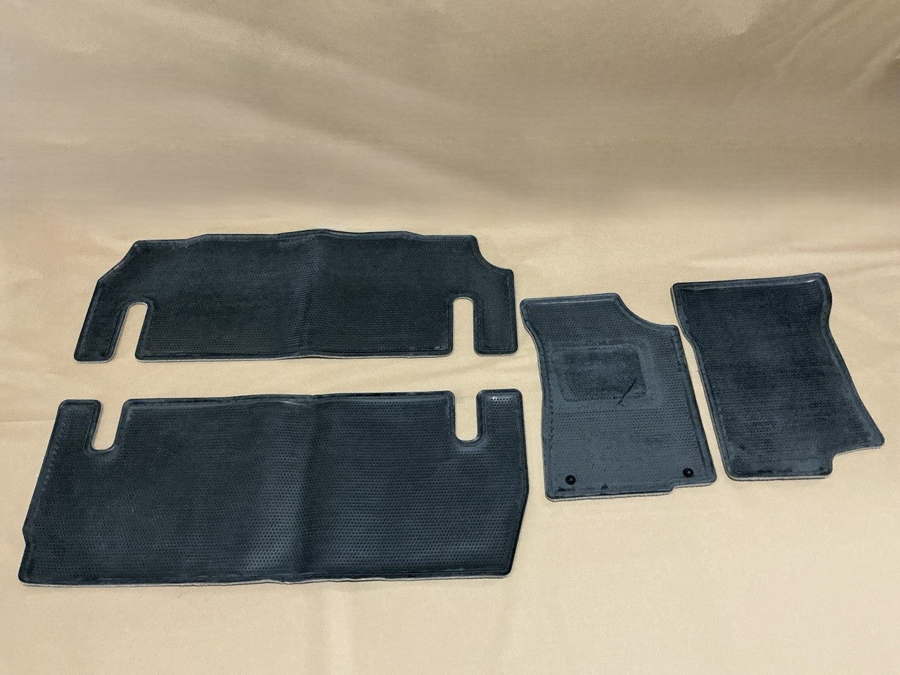 96-98 Mazda MPV Gray Factory Floor Mats - OEM MAZDA 0000-89-897R-A4 - BENCH SEAT