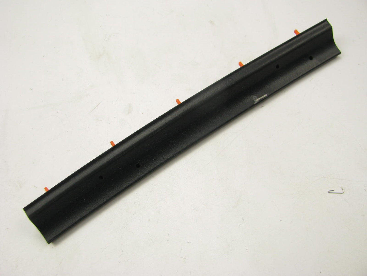 New Genuine REAR  RIGHT Door Lower Weatherstrip Seal OEM For Mazda 1F607276X