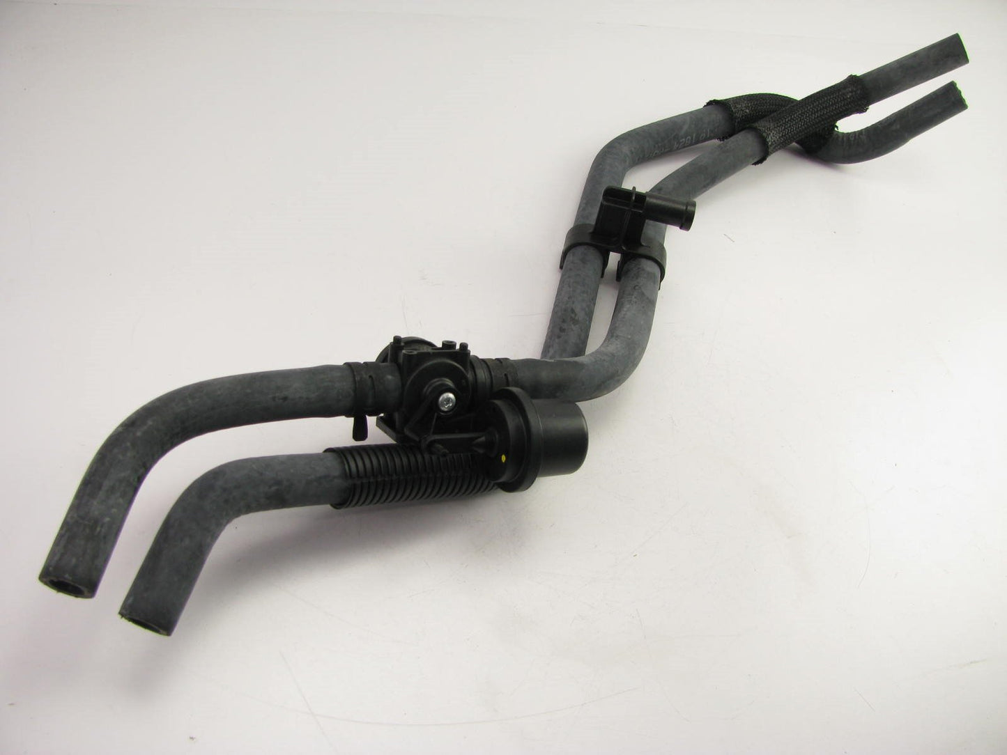 NEW GENUINE HVAC Heater Hose OEM Mazda 2004-2007 B3000 1FAA-61-313