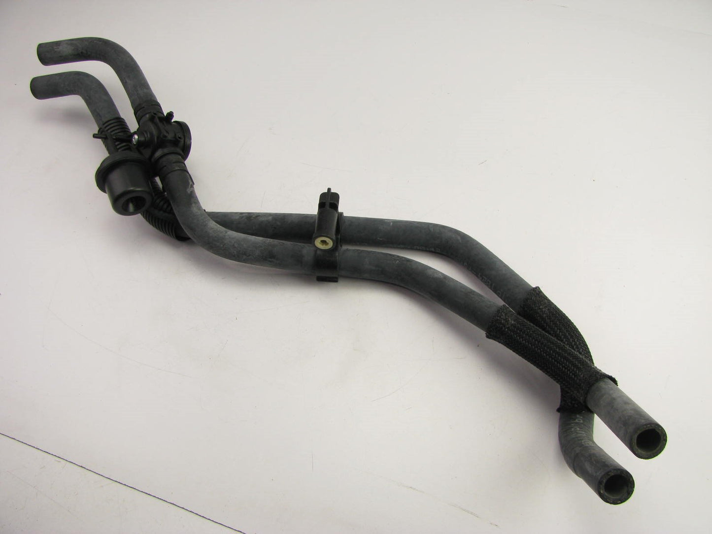 NEW GENUINE HVAC Heater Hose OEM Mazda 2004-2007 B3000 1FAA-61-313