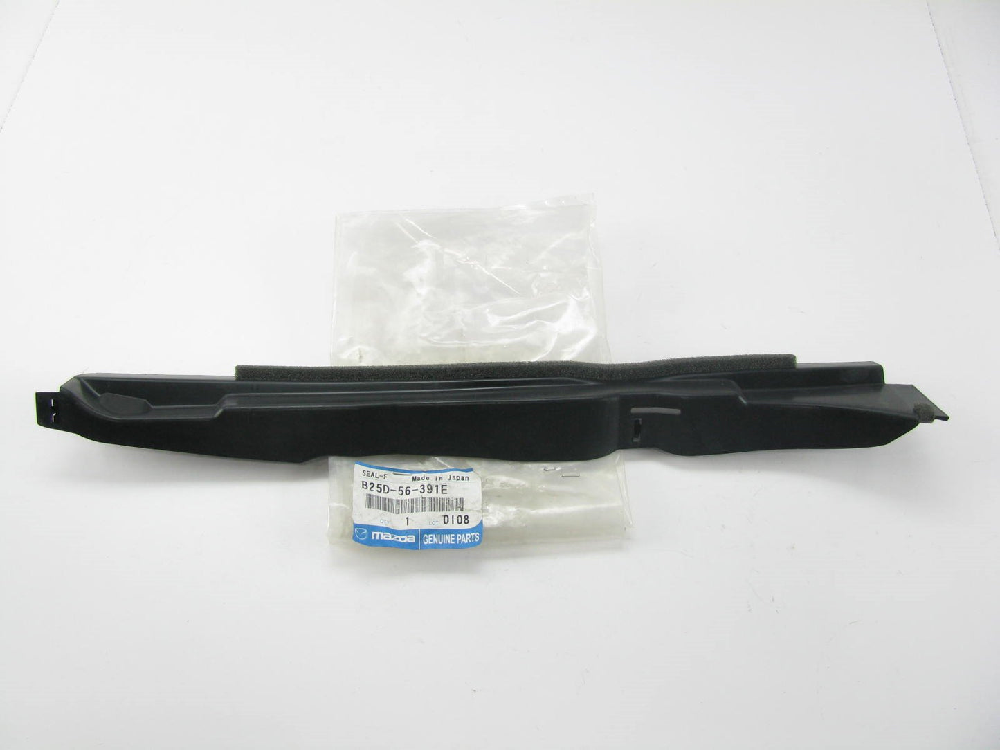New Genuine RIGHT Side Fender Moulding Seal OEM For 1999-2003 Mazda Protege