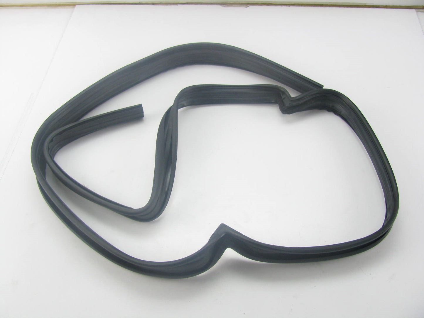 New Rear Left Side Window Channel Weatherstrip Seal 2002-03 Mazda Protege5 HATCH