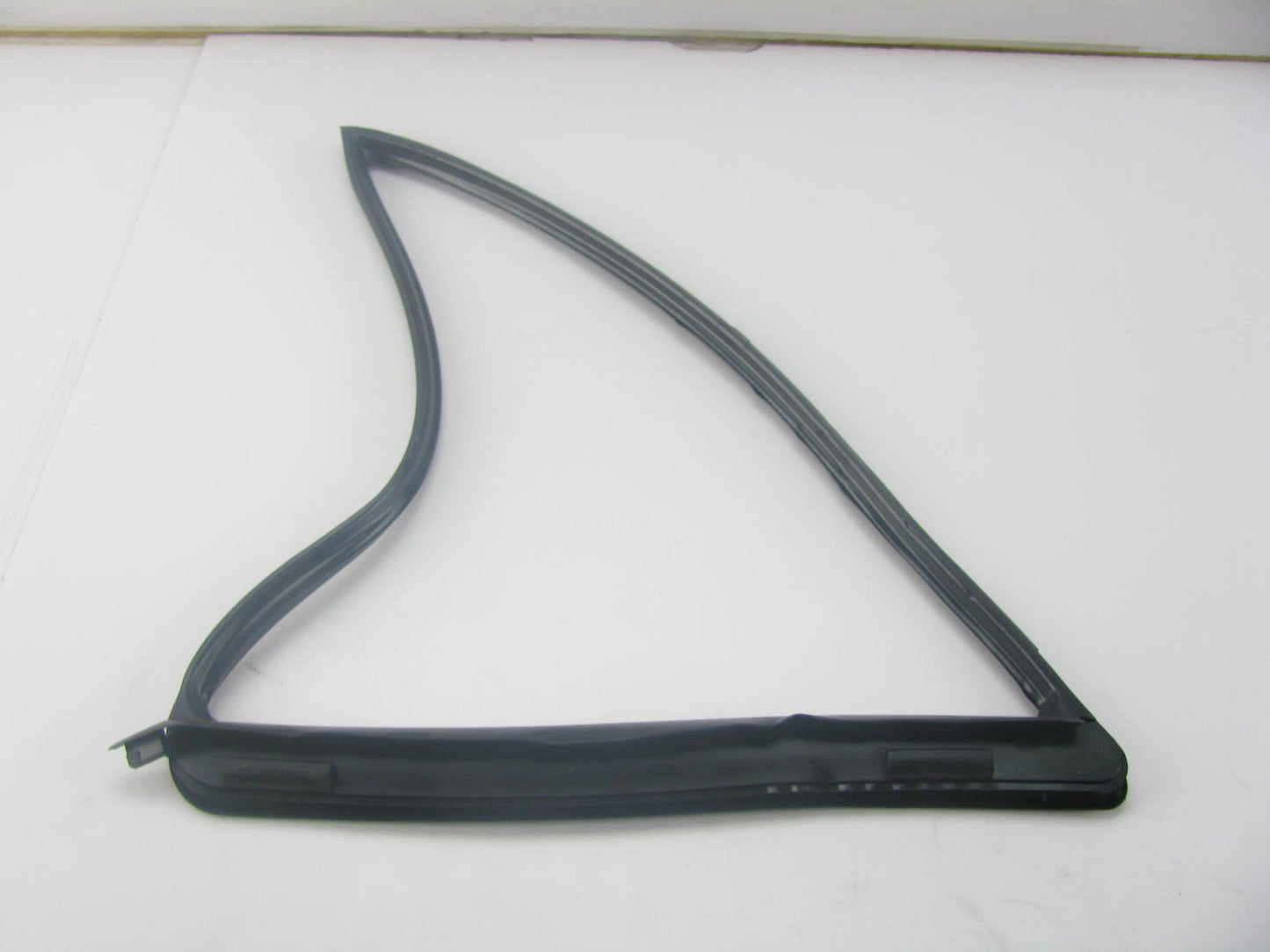 New Rear Right Door Glass Weatherstrip Seal For 1990-1994 Mazda Protege SEDAN