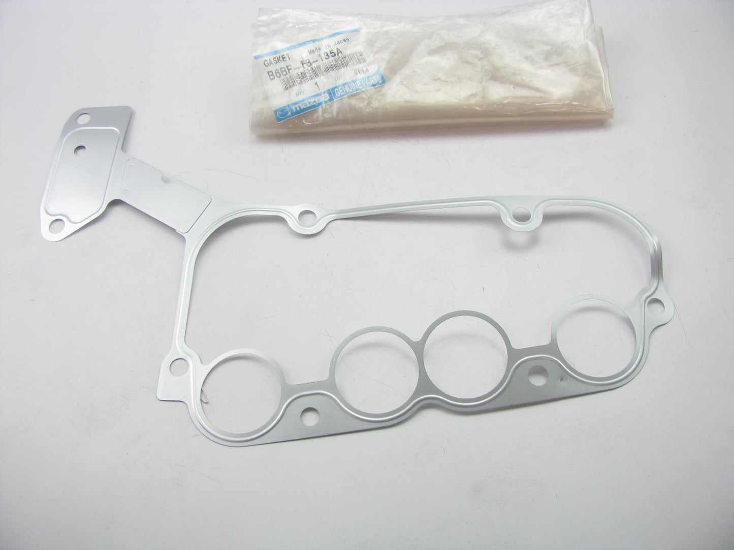 NEW GENUINE B6BF13135A Fuel Injection Plenum Gasket 94-95 Mazda 1.6L 1.8L I4