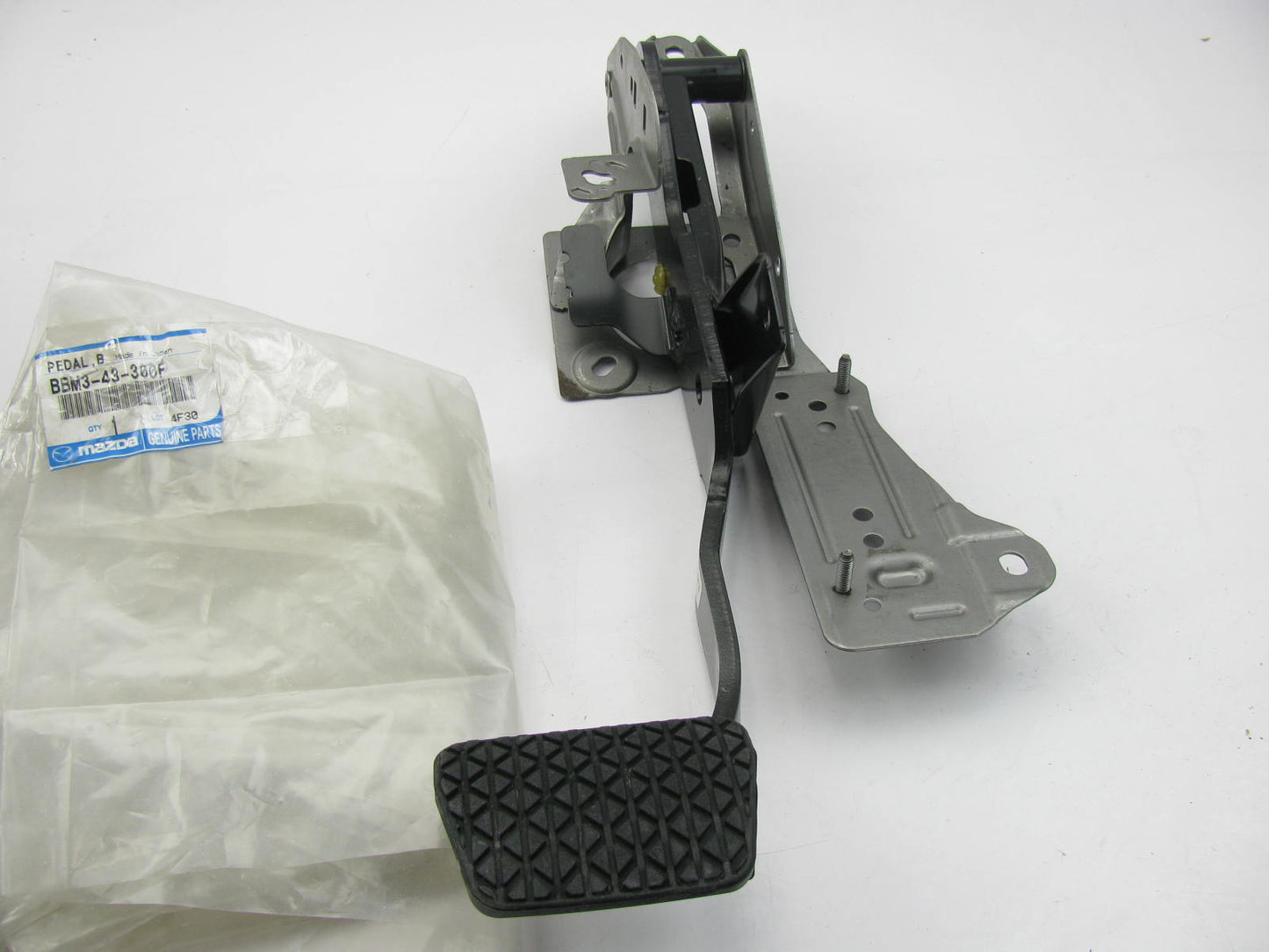 NEW GENUINE Auto Trans Brake Pedal BBM3-43-300F OEM For 2010-2013 Mazda 3